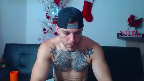 Snapshot of thomashoward31 chatting on 12/16/25, 10:31 Thomas online show from 12/16/25, 10:31