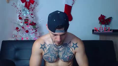 Snapshot of thomashoward31 chatting on 12/18/25, 11:38 Thomas online show from 12/18/25, 11:38