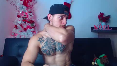 Snapshot of thomashoward31 chatting on 12/19/25, 02:46 Thomas online show from 12/19/25, 02:46
