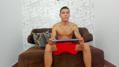 Snapshot of thomass_conor chatting on 01/31/25, 12:29 thomass_conor online show from 01/31/25, 12:29