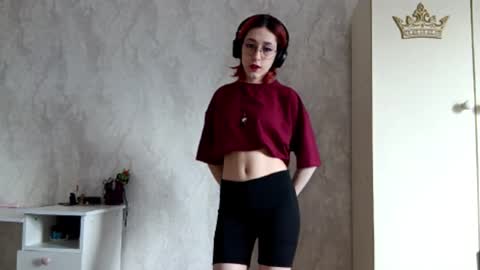 Lina online show from 12/16/25, 08:30