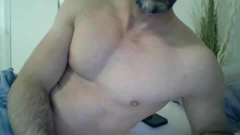 Snapshot of thommthomm71 chatting on 04/15/26, 01:01 thommthomm71 online show from 04/15/26, 01:01