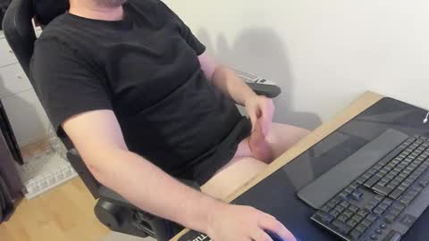 thommy2008 online show from 12/22/25, 03:20