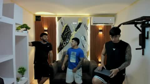 thomson_hot01 online show from 04/16/26, 05:30