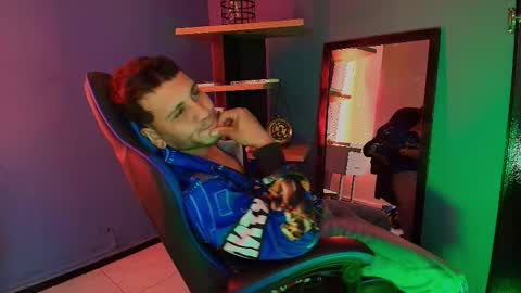 Snapshot of thonixxx_mr chatting on 02/24/26, 10:30 Thonixxx mr online show from 02/24/26, 10:30