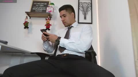 Snapshot of thonydupont chatting on 12/18/24, 10:35 thonydupont online show from 12/18/24, 10:35