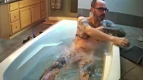 Snapshot of thor1892 chatting on 12/17/25, 06:14 thor1892 online show from 12/17/25, 06:14