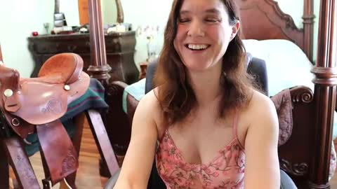 ThornburyRose online show from 03/06/25, 05:54