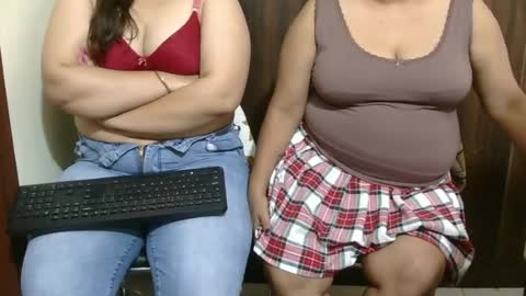 Snapshot of threesome_indian chatting on 07/11/26, 07:55 kabir 32 guy khushi 31 wife kavya 23 sexy frnd online show from 07/11/26, 07:55