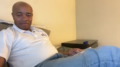 Snapshot of throbbingxxx chatting on 10/16/25, 12:11 austin xzandros online show from 10/16/25, 12:11