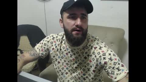 HugeJuicy online show from 12/19/24, 02:56