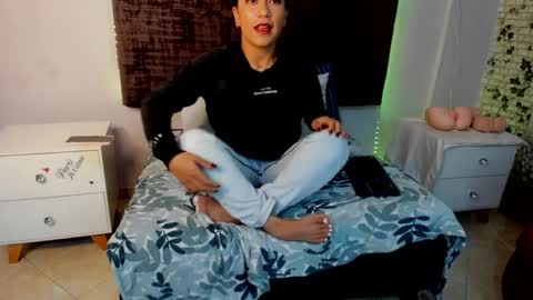 thyra coral online show from 04/07/26, 03:29