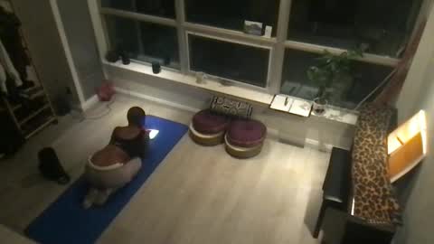 tia_fox online show from 10/22/25, 08:14