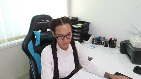 tia_j online show from 09/22/25, 03:14