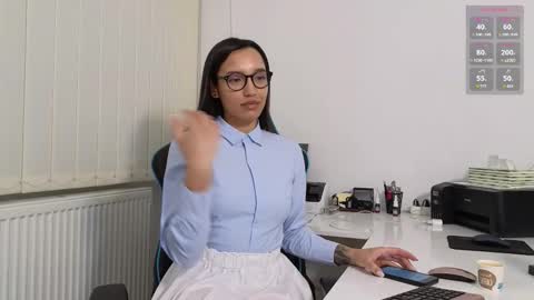 tia_j online show from 02/18/26, 03:08