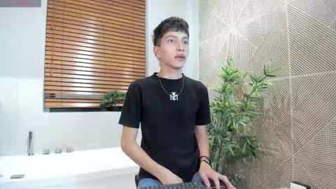 Tiam Muller online show from 11/03/25, 03:41