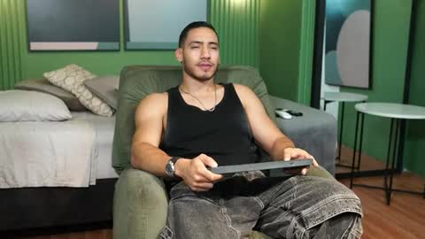 Snapshot of tian_brooks chatting on 02/16/26, 02:40 Tian Brooks online show from 02/16/26, 02:40