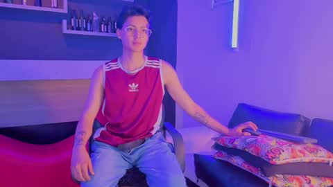   online show from 05/01/26, 05:01