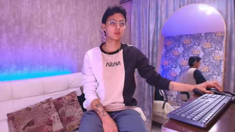   online show from 05/11/26, 03:23