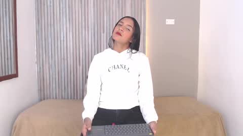 Snapshot of tiana_glow chatting on 12/03/24, 09:23 tihana online show from 12/03/24, 09:23