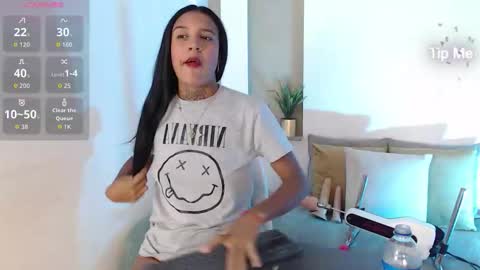 Snapshot of tiana_glow chatting on 02/19/26, 10:28 tihana online show from 02/19/26, 10:28