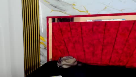 tiana_hots online show from 04/14/26, 01:00