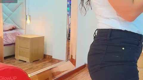 tiana_rosse_ online show from 03/07/25, 12:01