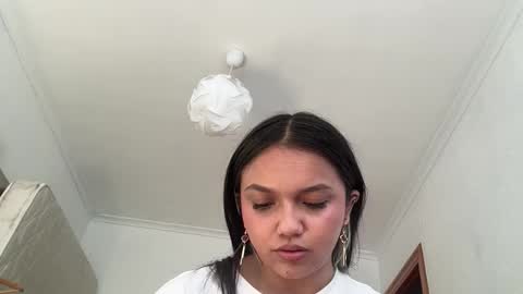 Tiana Le online show from 05/21/26, 10:11
