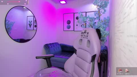 Tiara  online show from 01/10/26, 03:30