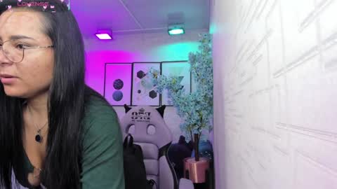 Tiara  online show from 04/08/26, 03:17