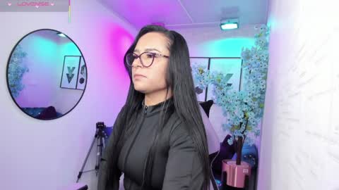 Tiara  online show from 04/12/26, 03:22