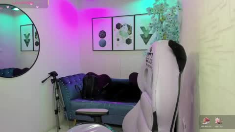 Tiara  online show from 05/31/26, 03:26