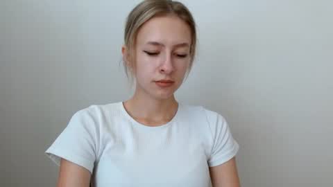 Tiara online show from 07/12/26, 11:56