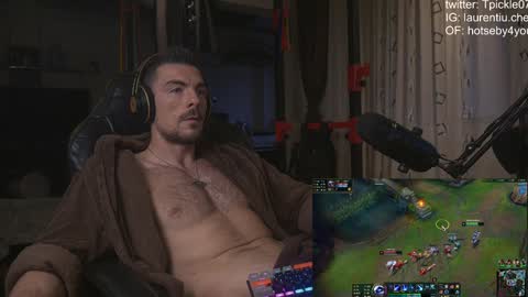 Snapshot of tickle_my_pickle07 chatting on 12/07/24, 02:13 tickle_my_pickle07 online show from 12/07/24, 02:13