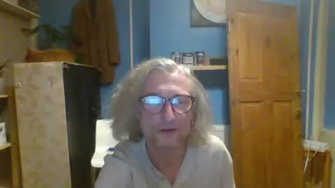 Snapshot of tiddles12345 chatting on 10/27/25, 02:37 tiddles12345 online show from 10/27/25, 02:37