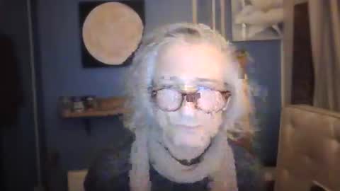 Snapshot of tiddles12345 chatting on 10/28/25, 09:39 tiddles12345 online show from 10/28/25, 09:39