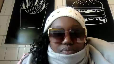 Snapshot of tierrahenri chatting on 01/07/25, 03:02 Tierra Henri online show from 01/07/25, 03:02