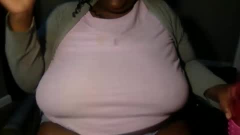 Snapshot of tierrahenri chatting on 01/19/25, 05:18 Tierra Henri online show from 01/19/25, 05:18