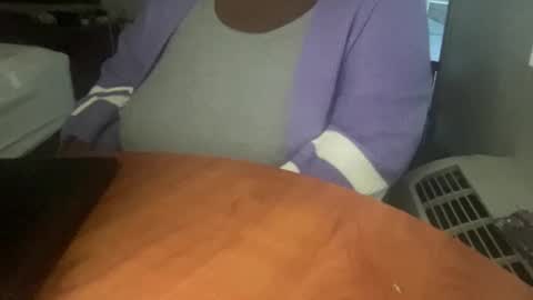 Snapshot of tierrahenri chatting on 09/16/25, 11:22 Tierra Henri online show from 09/16/25, 11:22