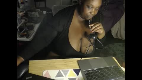 Snapshot of tierrahenri chatting on 10/25/25, 05:48 Tierra Henri online show from 10/25/25, 05:48