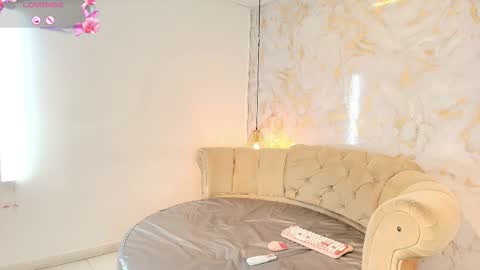 Snapshot of tifanibrown chatting on 02/06/26, 12:19 Tifani brown online show from 02/06/26, 12:19