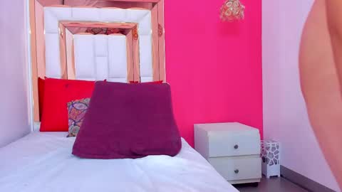 Karolina online show from 02/17/25, 10:58