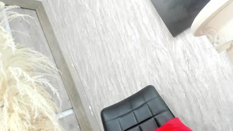 Tiffany online show from 02/08/25, 02:26