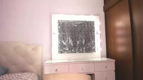 Snapshot of tiffanny_quinn chatting on 02/20/25, 04:28 Tiff online show from 02/20/25, 04:28