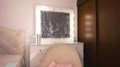 Tiff online show from 02/06/26, 01:43