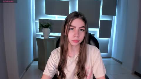 Snapshot of tiffannysins chatting on 11/08/25, 03:39 Tiffanny Sins online show from 11/08/25, 03:39