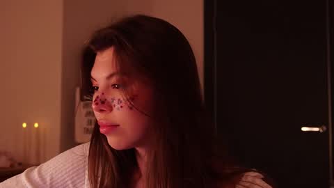 Snapshot of tiffantasy chatting on 11/23/25, 12:21 Im here on Fridays Saturdays Sundays online show from 11/23/25, 12:21