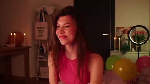 Snapshot of tiffantasy chatting on 11/24/25, 11:37 Im here on Fridays Saturdays Sundays online show from 11/24/25, 11:37