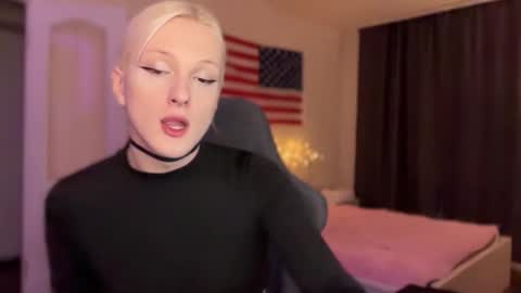 Amira online show from 12/17/25, 09:48