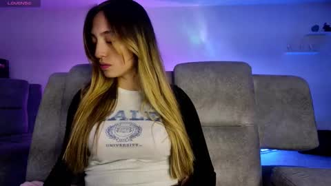 Tiffany Bela online show from 09/13/25, 12:54